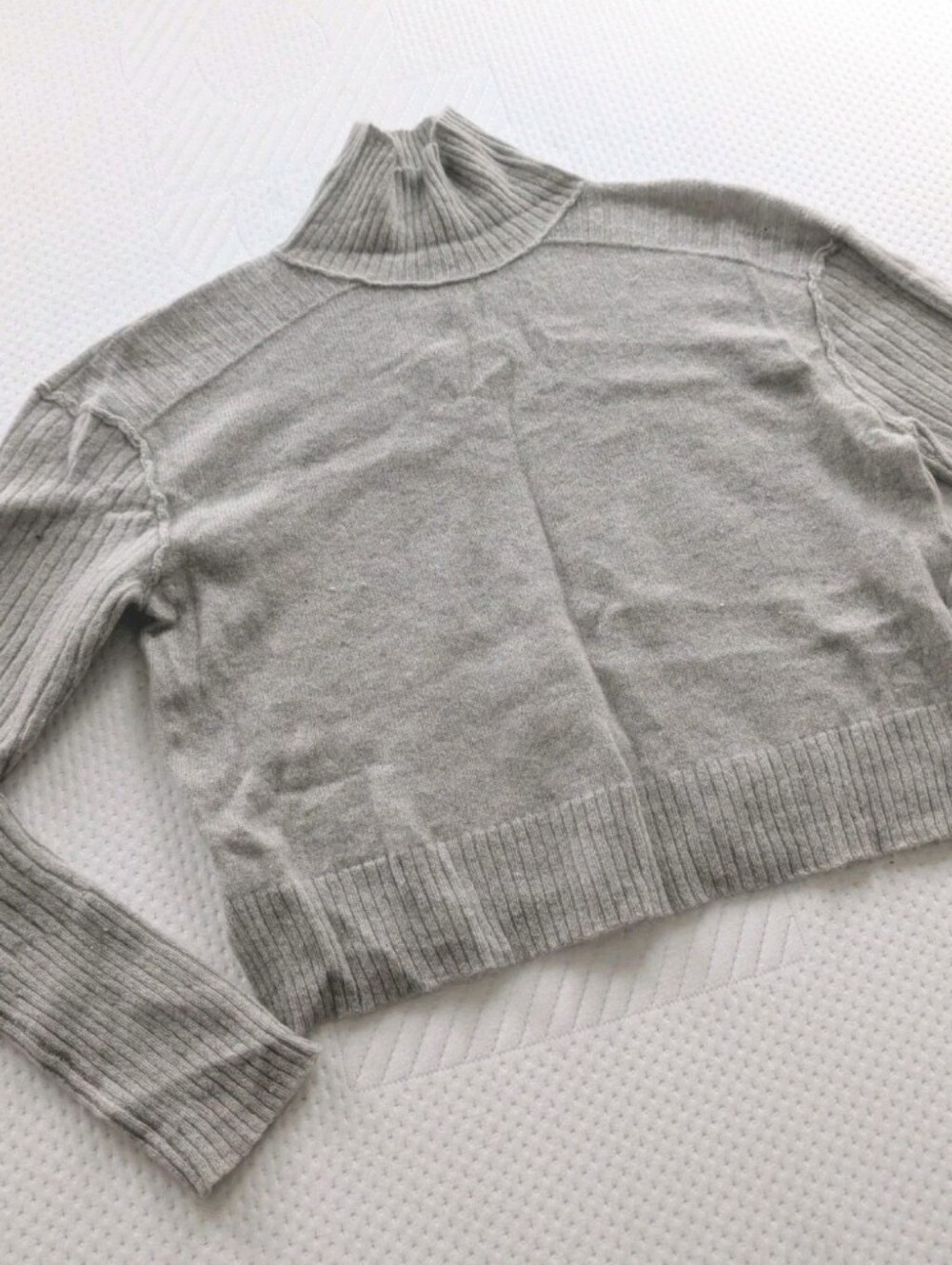 Free People Gray 100% Cashmere Sweater Sz XS Cropped Turtleneck